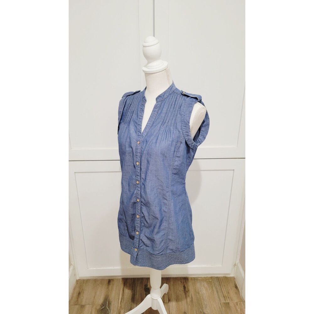 FANG Light Blue Denim Sleeveless Button-Up Tunic Top w/Pintuck Detail | Size L